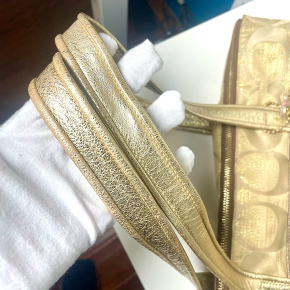Coach Poppy Gold Signature Tote Bag With Two Original Hangtags - Picture 11 of 17